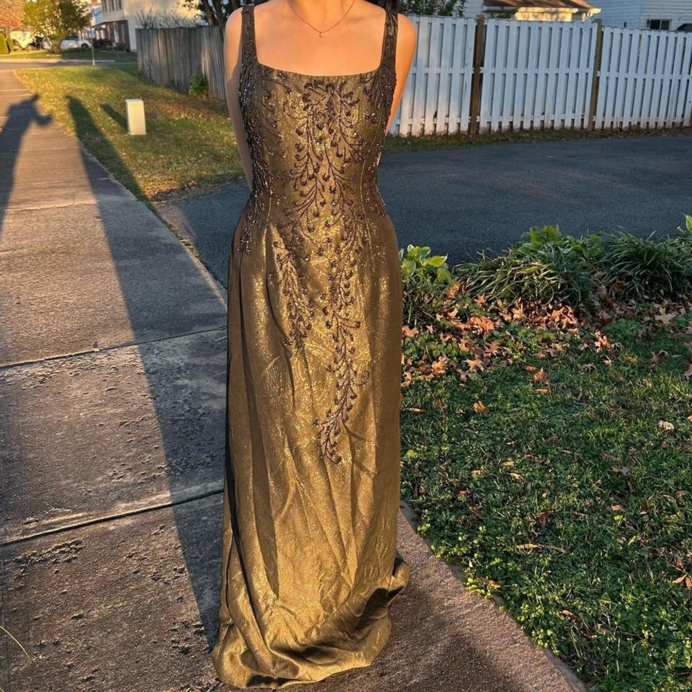 Carmen Marc Valvo Elegant Gold Evening Gown